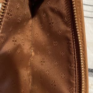 Only brown one available, black one is sold